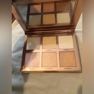 Ace Beaute Luminous Highlighter Palette